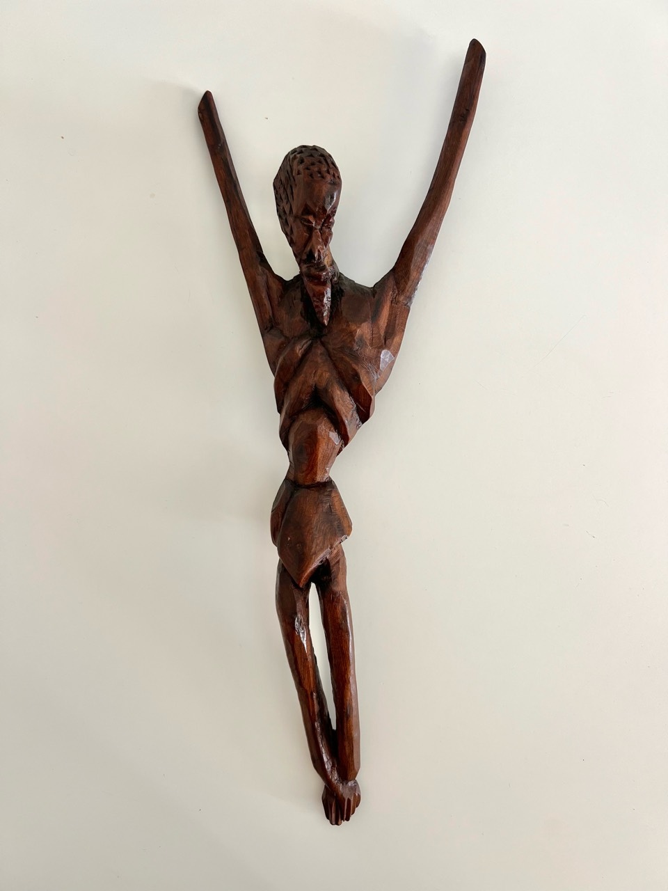 Alberto Chissano ’Christ’ 1974 - sandalwood | 44 cm x 18 cm x 5 cm (17.3 in x 7.1 in x 2.0 in)
