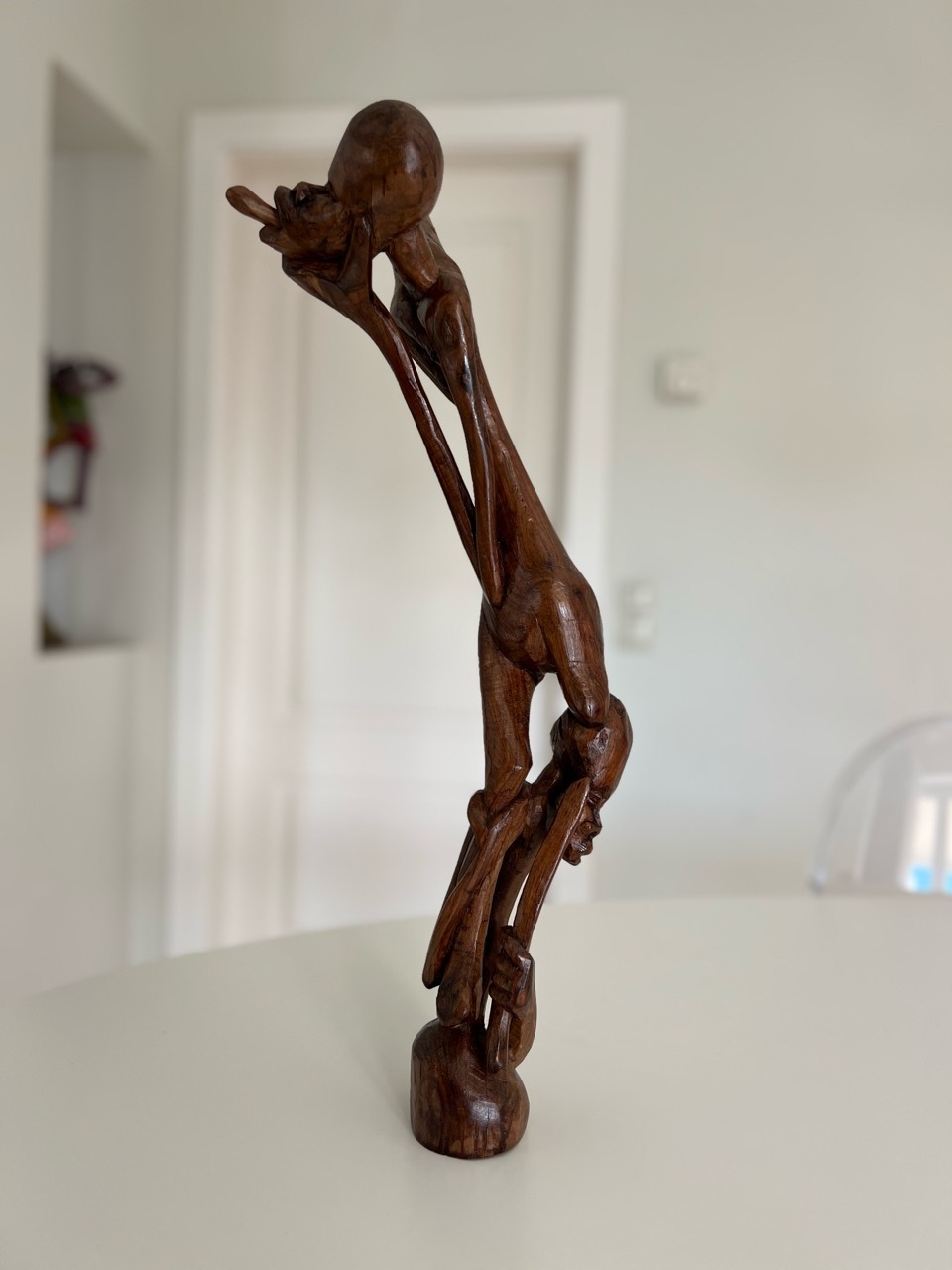 Alberto Chissano ’Pantomime’ 1974 - sandalwood | 63 cm x 25 cm x 22 cm (24.8 in x 9.8 in x 8.7 in)