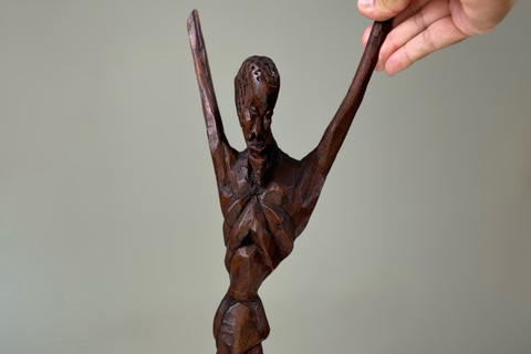 Alberto Chissano ’Christ’ 1974 - sandalwood | 44 cm x 18 cm x 5 cm (17.3 in x 7.1 in x 2.0 in)
